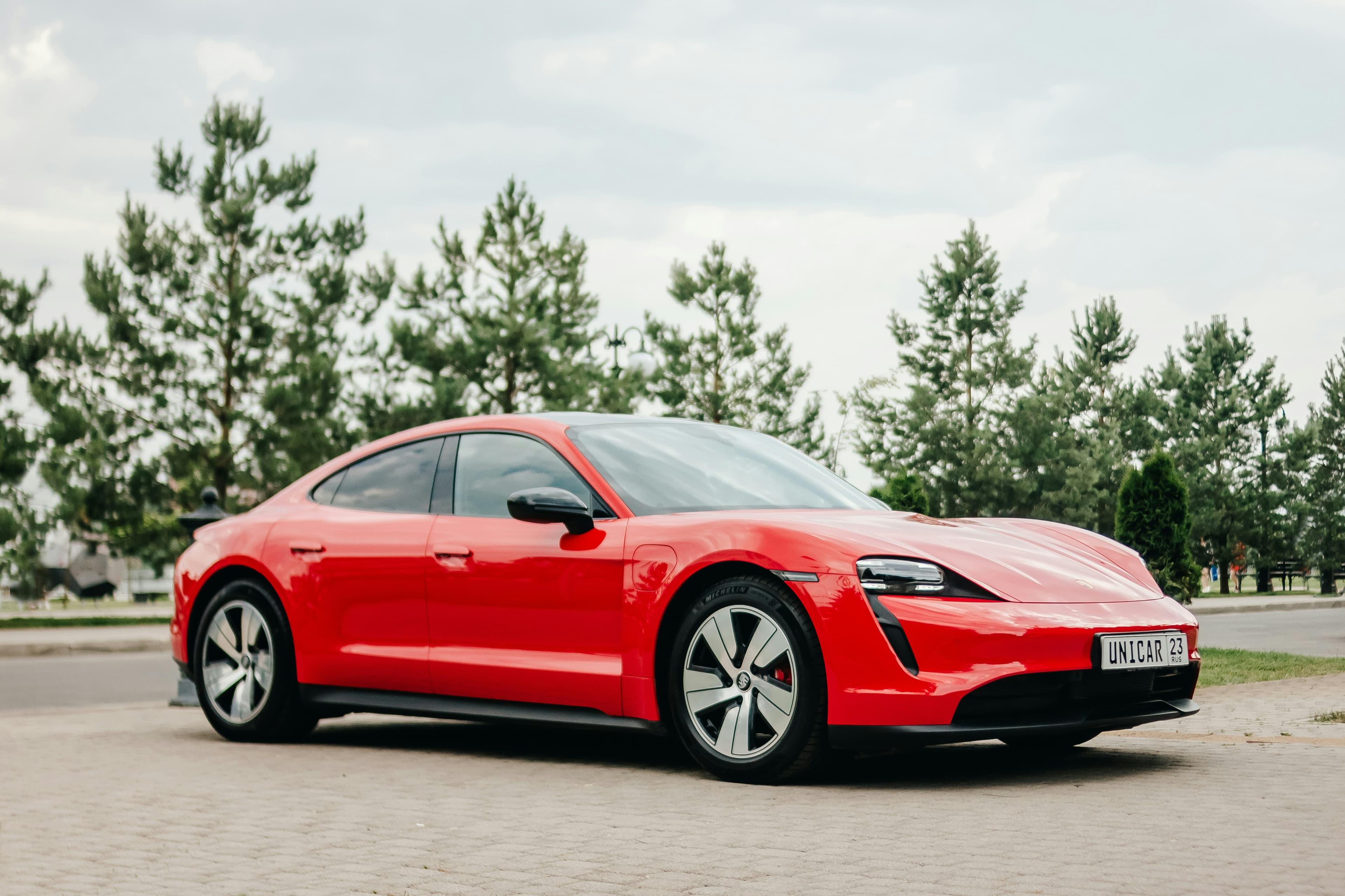 2025 Porsche Taycan 4S, front three-quarter